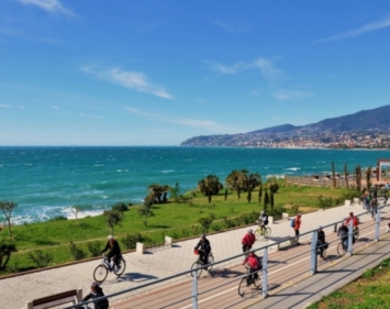 Sanremo: sulla pista ciclabile migliore d'Europa