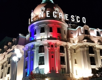 A Nizza per l'attacco lungo la Promenade des Anglais